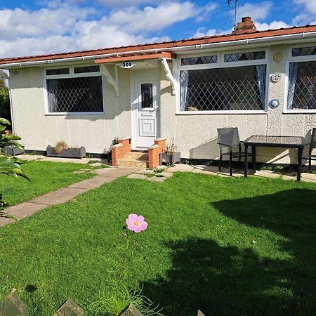 Beach & Tonic Beachside Chalet Humberston Esterno foto