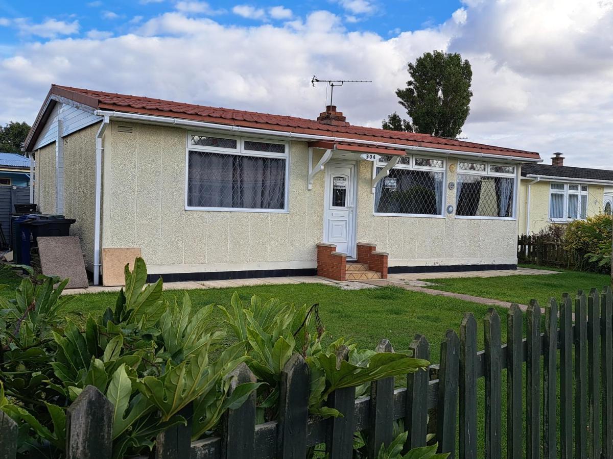 Beach & Tonic Beachside Chalet Humberston Esterno foto