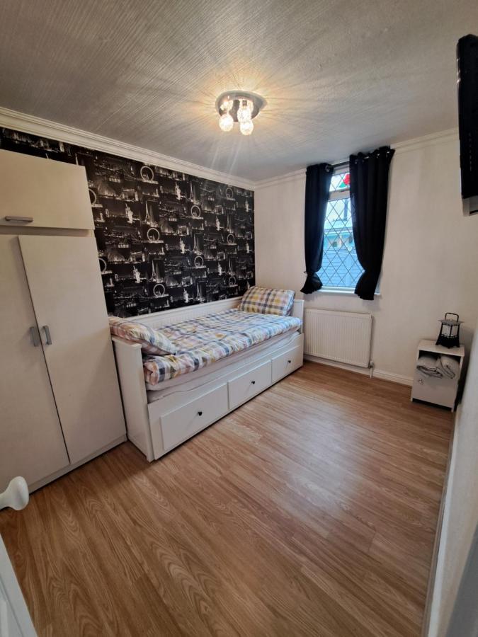 Beach & Tonic Beachside Chalet Humberston Esterno foto