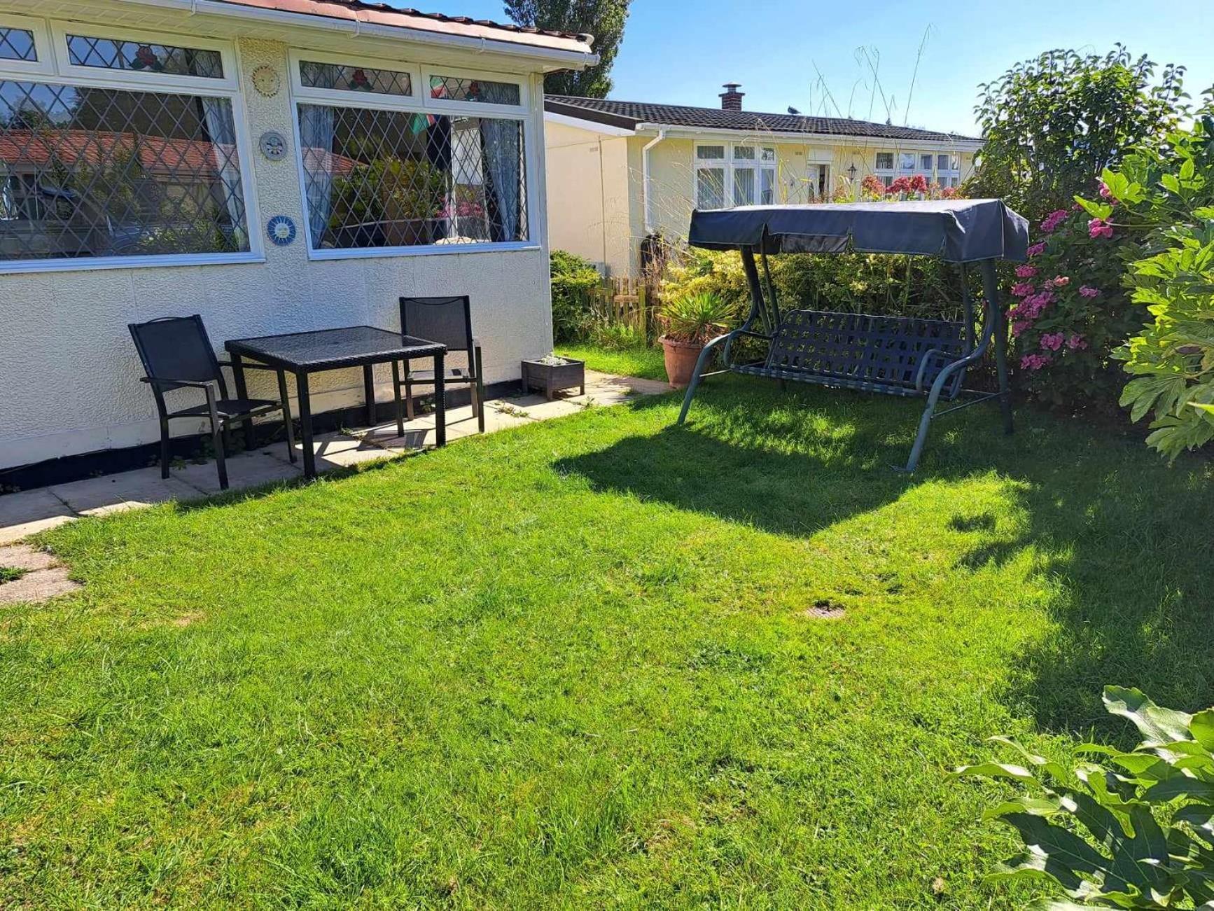 Beach & Tonic Beachside Chalet Humberston Esterno foto